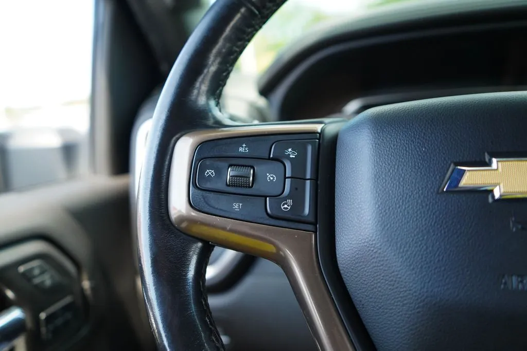 Chevrolet Silverado photo 35