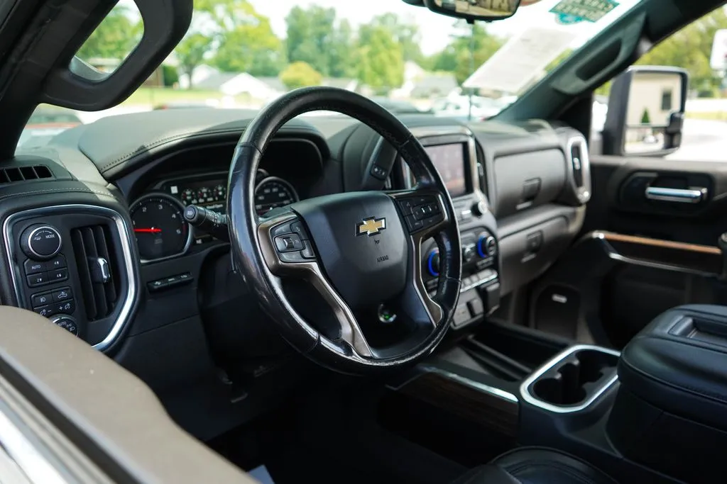Chevrolet Silverado photo 5