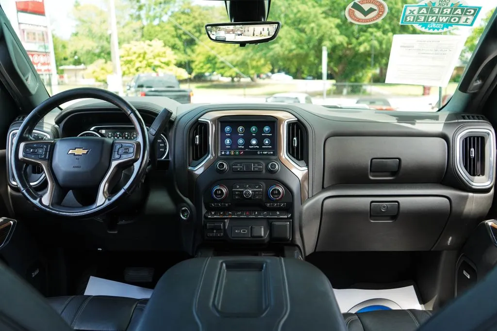Chevrolet Silverado photo 9