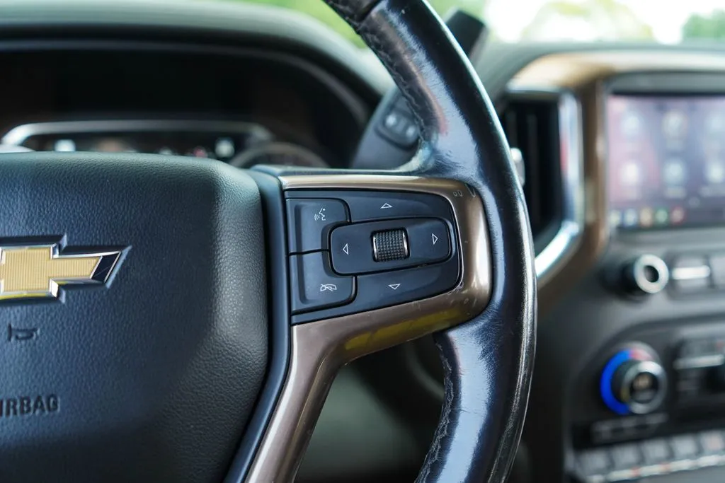 Chevrolet Silverado photo 32