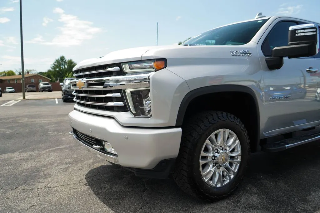 Chevrolet Silverado photo 18