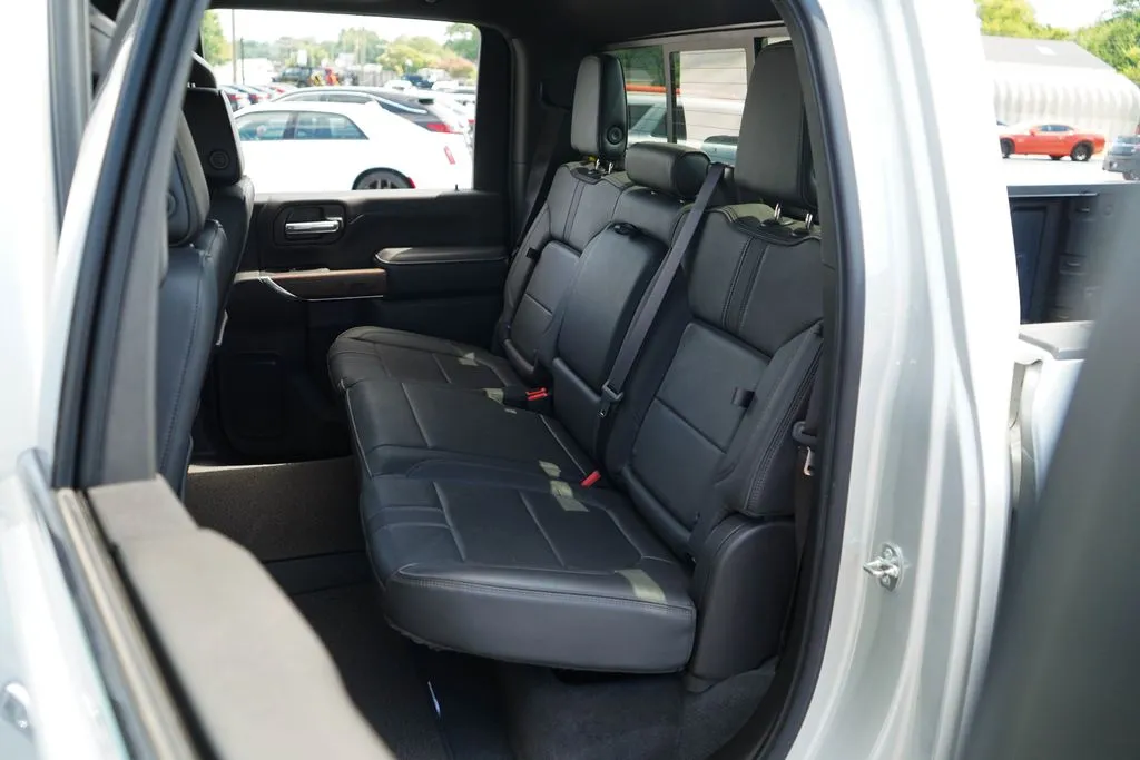 Chevrolet Silverado photo 8