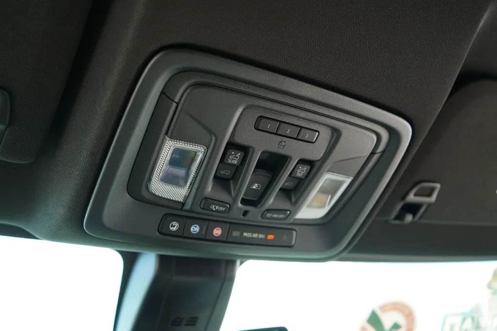 Chevrolet Silverado photo 11