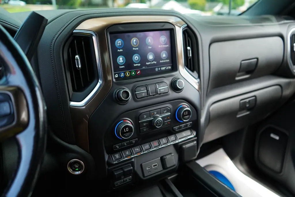 Chevrolet Silverado photo 7