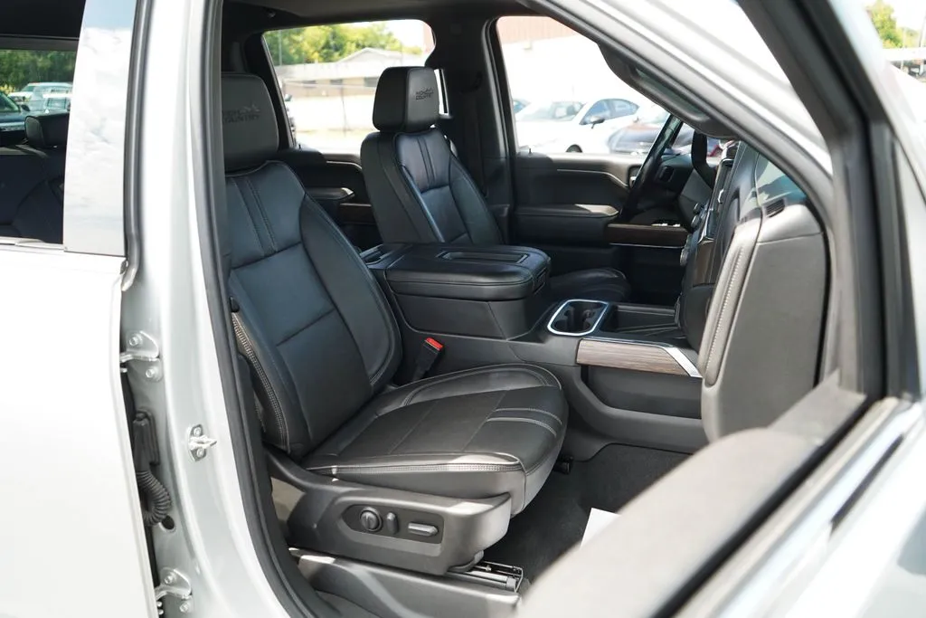 Chevrolet Silverado photo 13