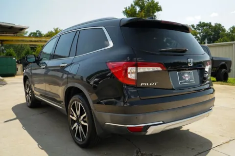 More photos of 2019 Honda Pilot Touring at TLC Motors, SC