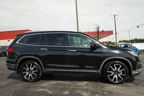 Photos of 2019 Honda Pilot Touring for sale in Moore, SC at TLC Motors