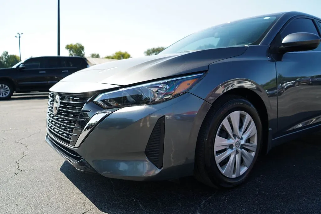 Nissan Sentra photo 17