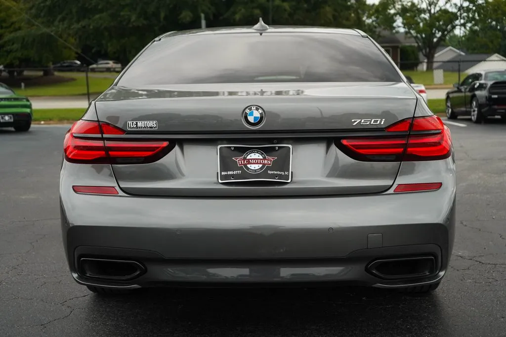 BMW 7 Series photo 20