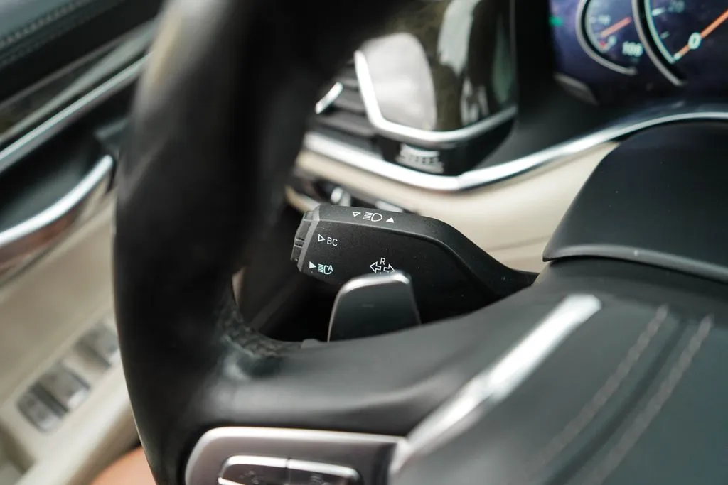BMW 7 Series photo 34