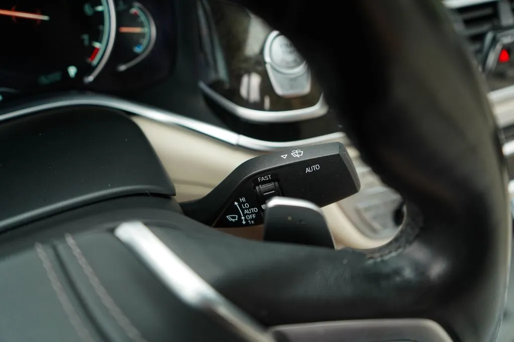 BMW 7 Series photo 33