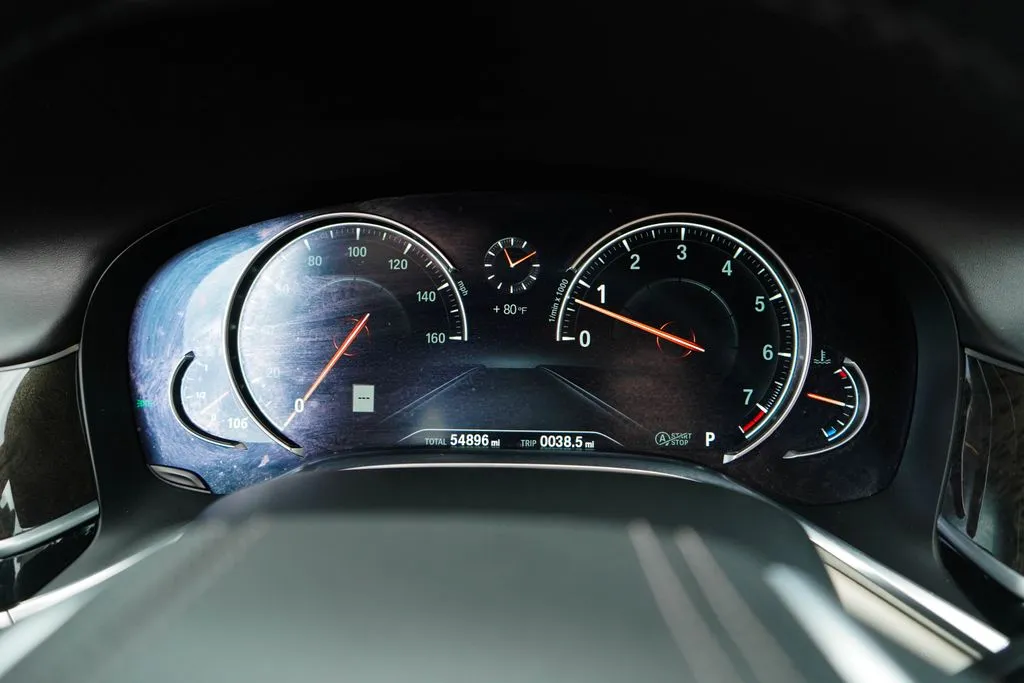 BMW 7 Series photo 26