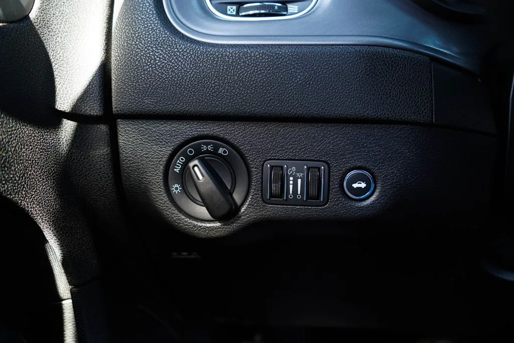 Dodge Charger photo 31
