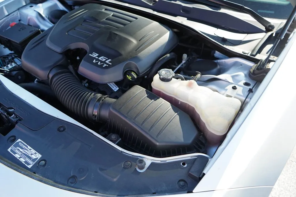 Dodge Charger photo 36