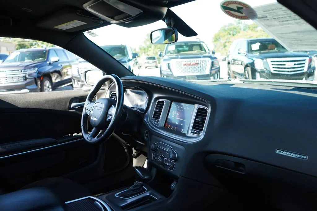 Dodge Charger photo 13