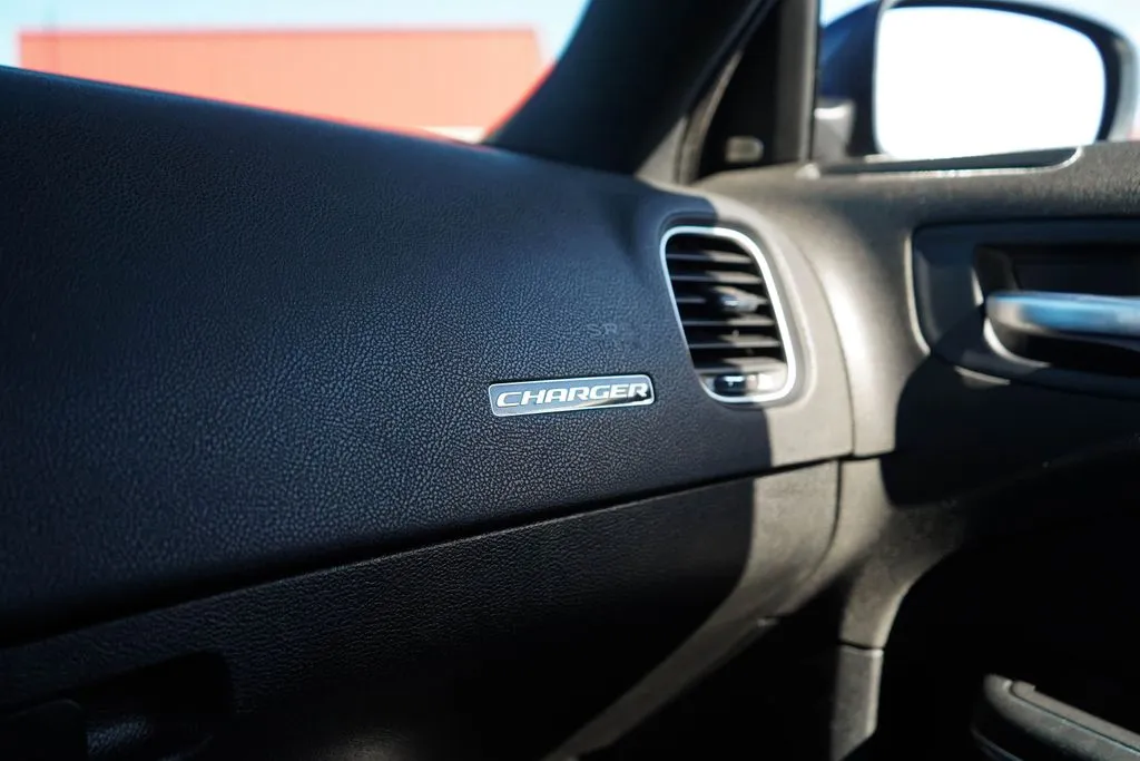 Dodge Charger photo 28