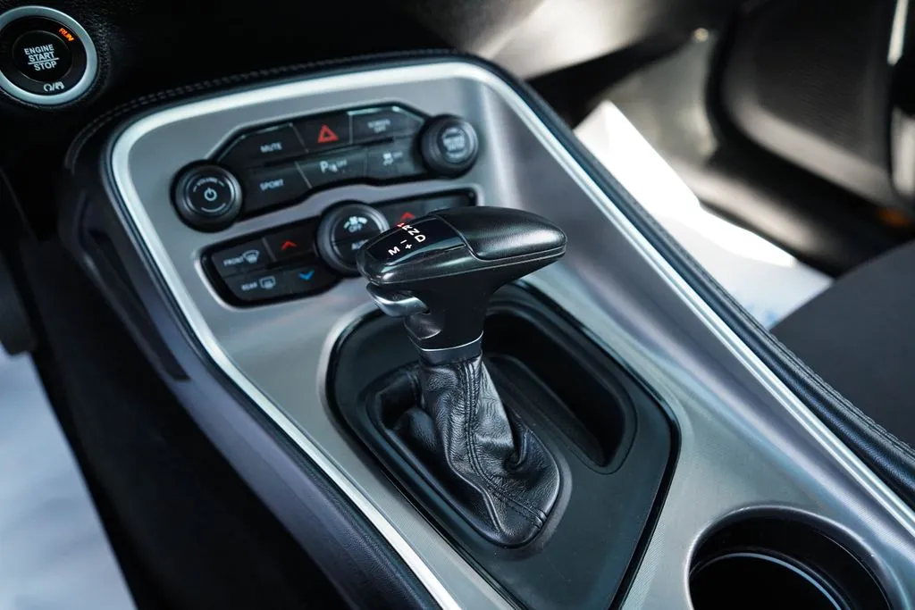 Dodge Challenger photo 13