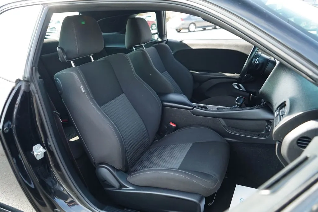 Dodge Challenger photo 12