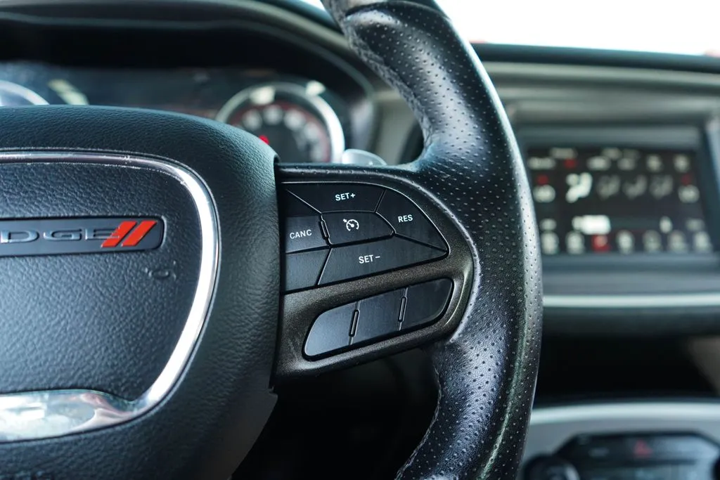Dodge Challenger photo 31