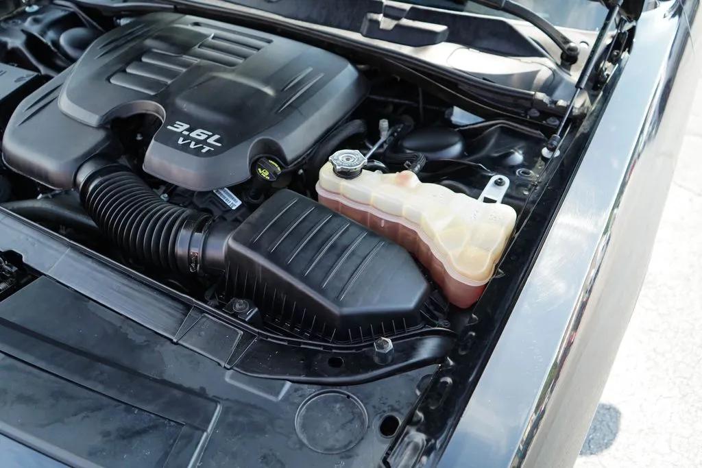 Dodge Challenger photo 34