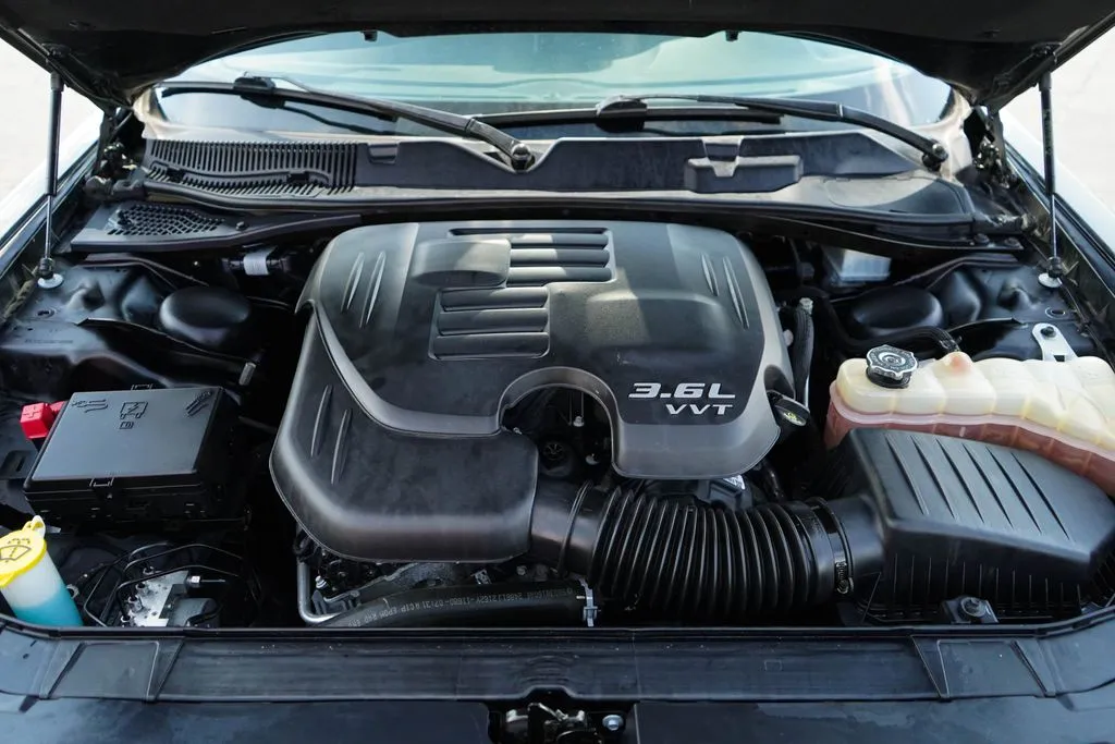 Dodge Challenger photo 14