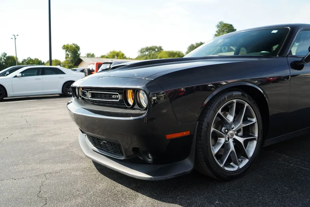 Dodge Challenger photo 17
