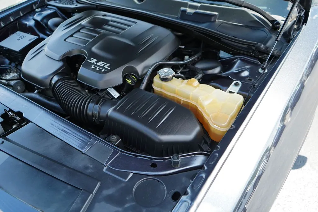 Dodge Challenger photo 33