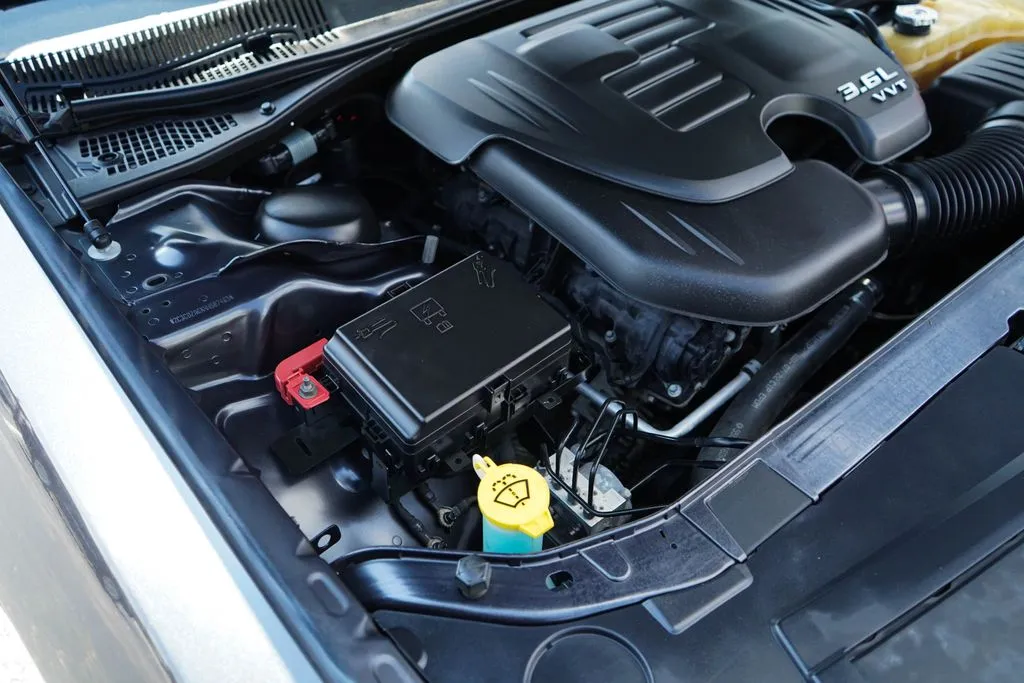 Dodge Challenger photo 32