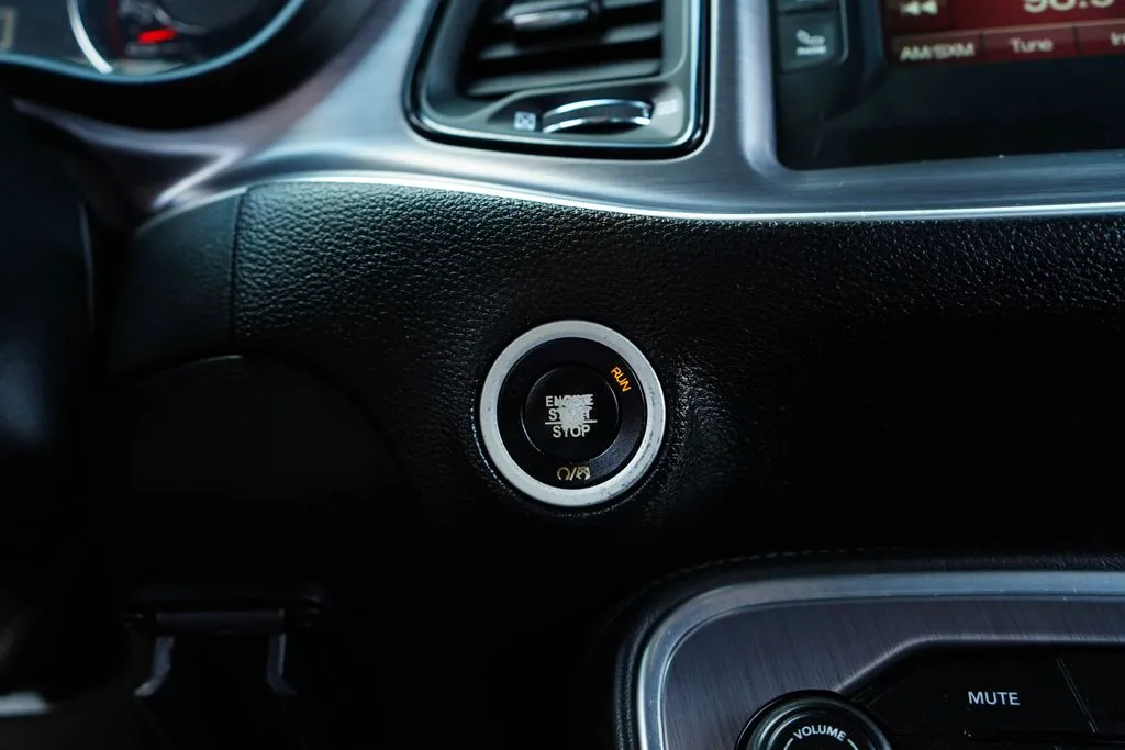 Dodge Challenger photo 26