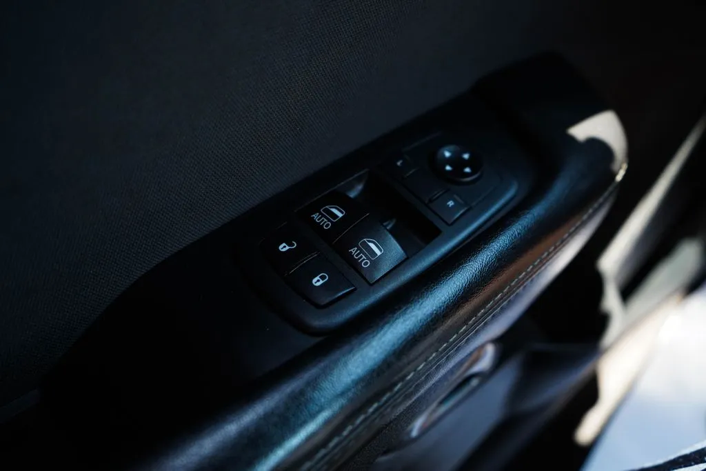 Dodge Challenger photo 28