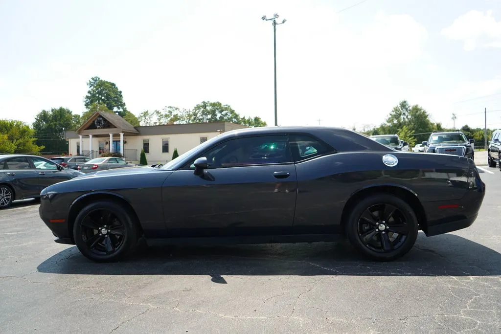 Dodge Challenger photo 22