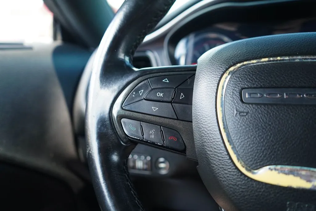 Dodge Challenger photo 27