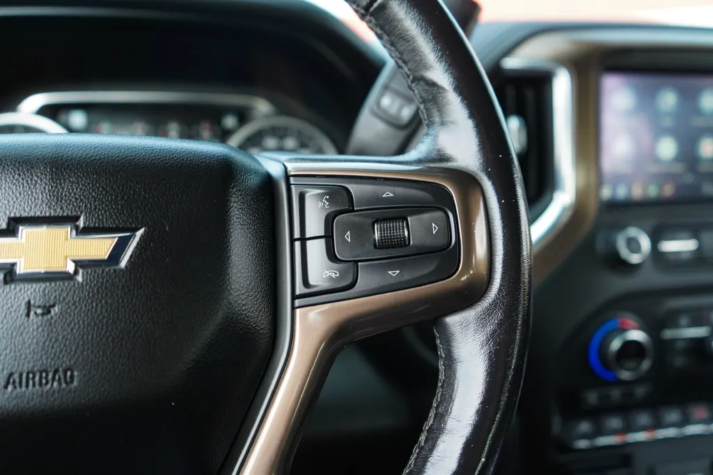 Chevrolet Silverado photo 32