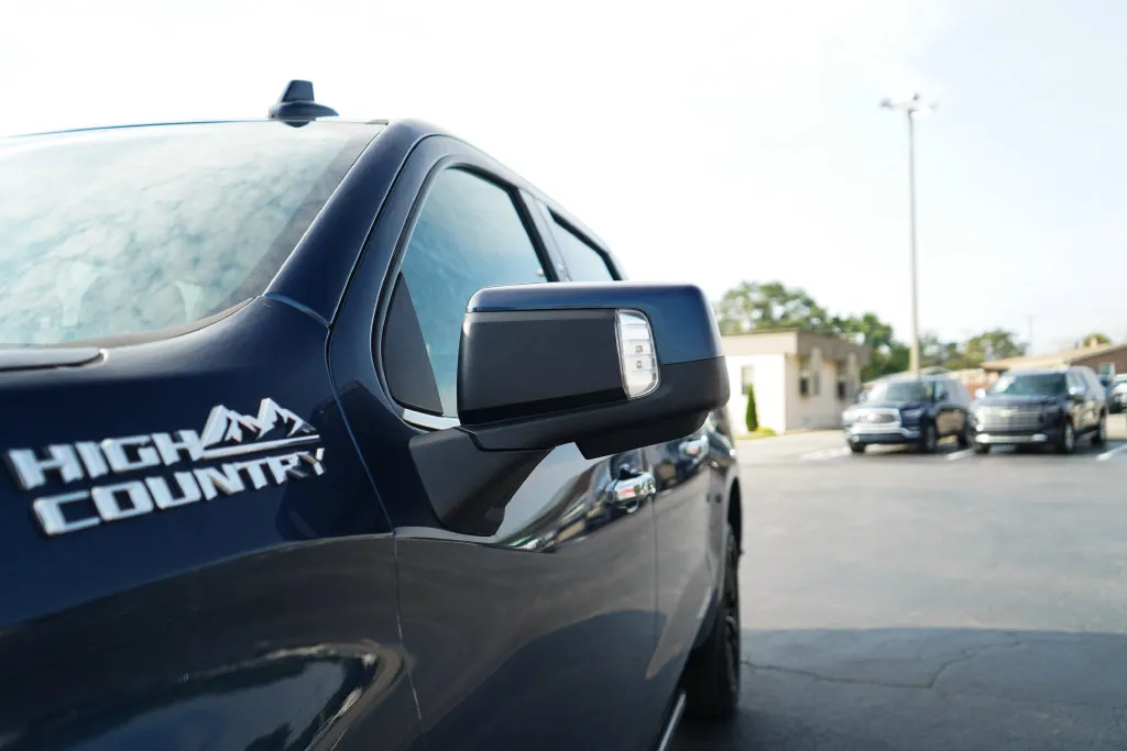 Chevrolet Silverado photo 25