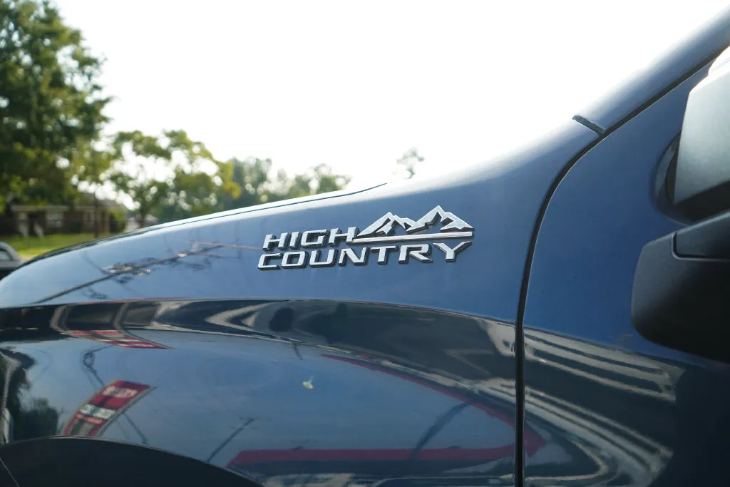 Chevrolet Silverado photo 24