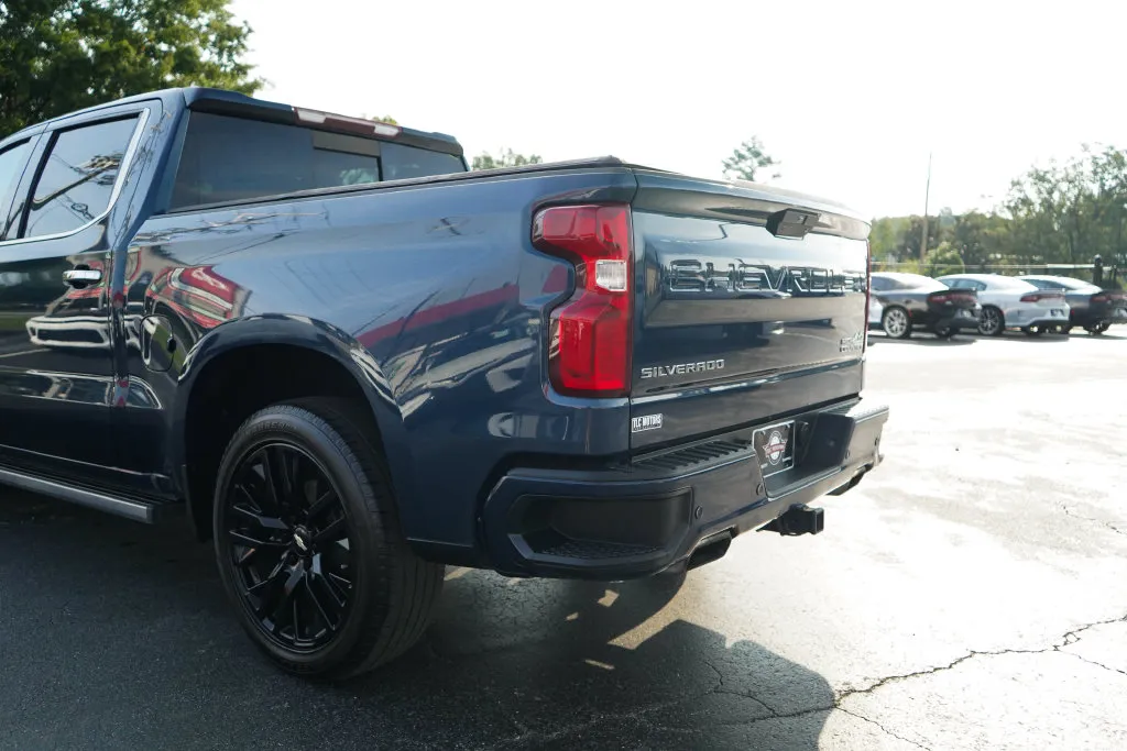 Chevrolet Silverado photo 22