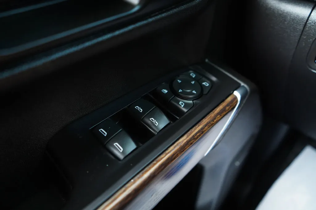 Chevrolet Silverado photo 33