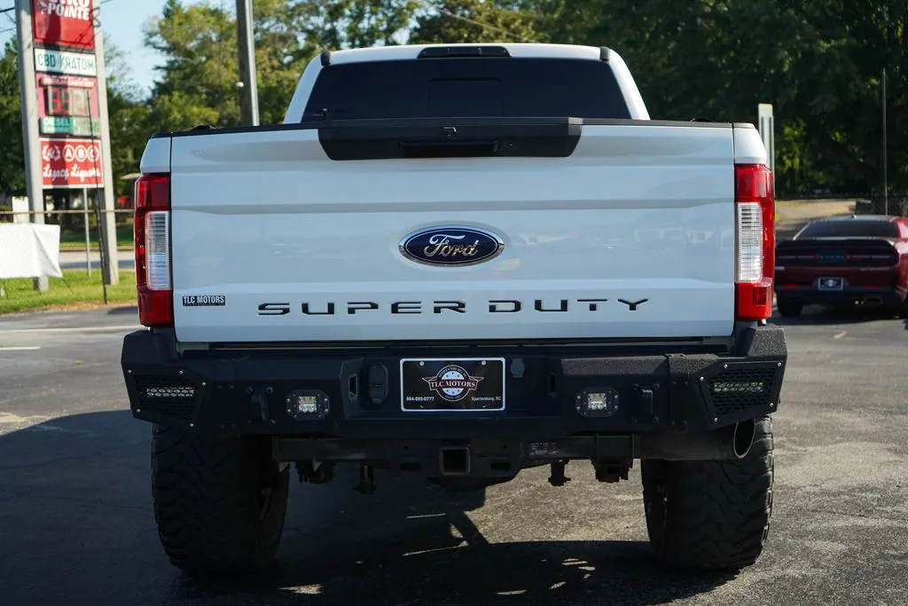 Ford F-250SD photo 21