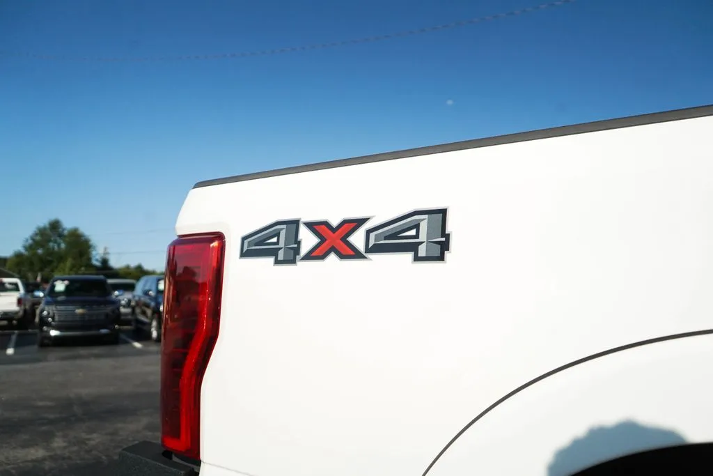 Ford F-250SD photo 20