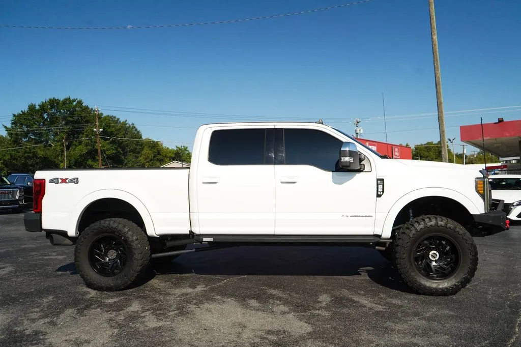 Ford F-250SD photo 2