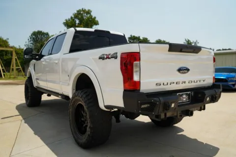 More photos of 2019 Ford F-250SD Lariat at TLC Motors, SC