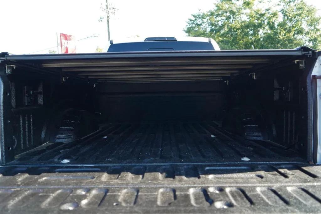 Ford F-250SD photo 15