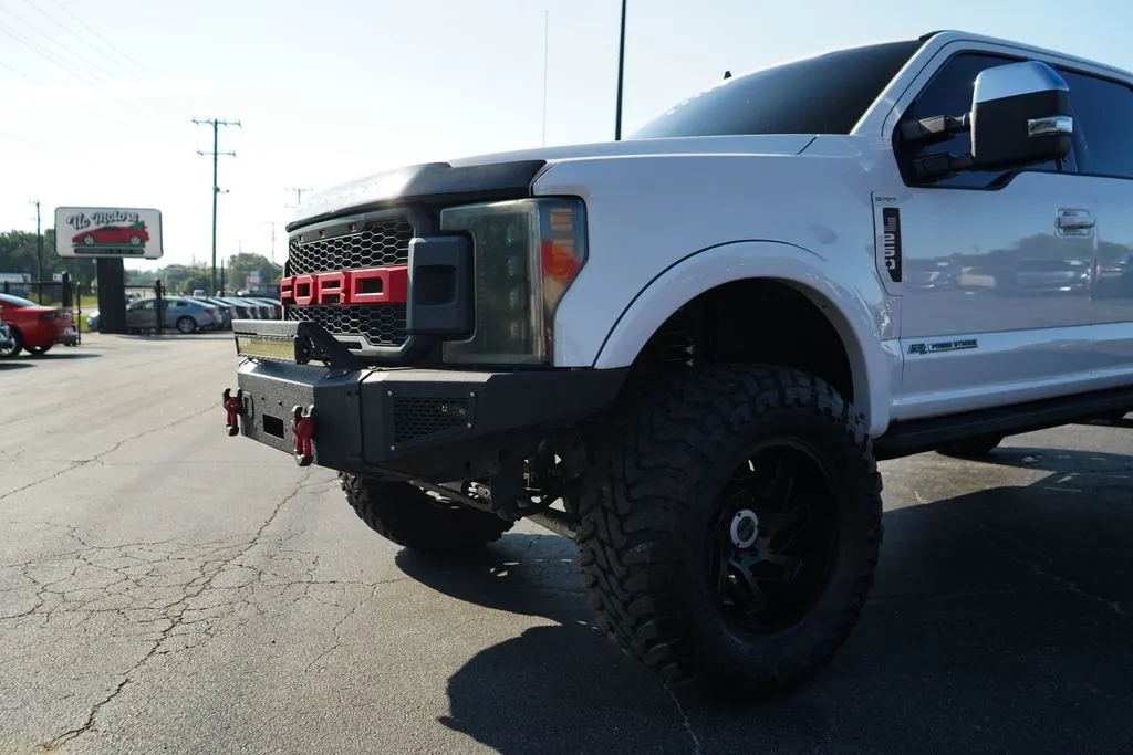 Ford F-250SD photo 18