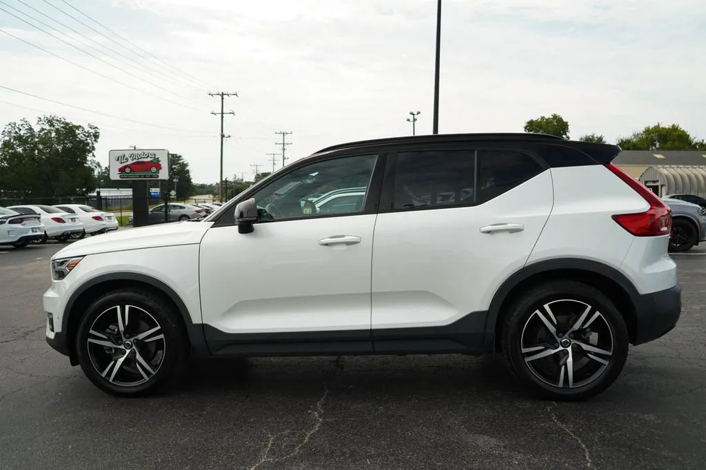 Volvo XC40 photo 25