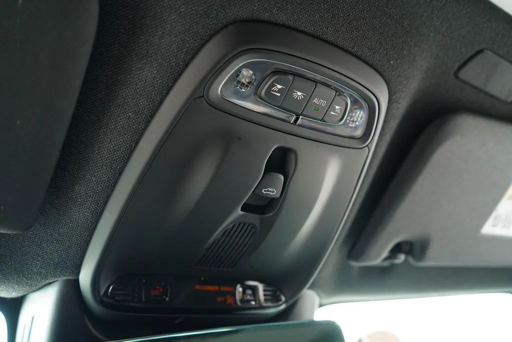Volvo XC40 photo 11