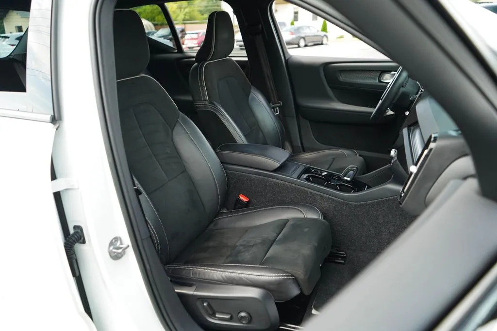 Volvo XC40 photo 13