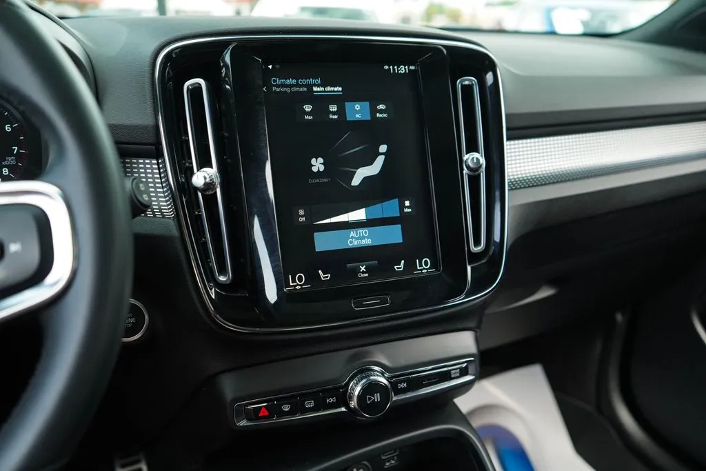 Volvo XC40 photo 7