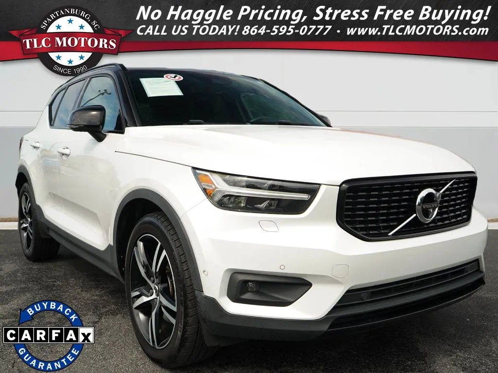 2022 Volvo XC40 R-Design