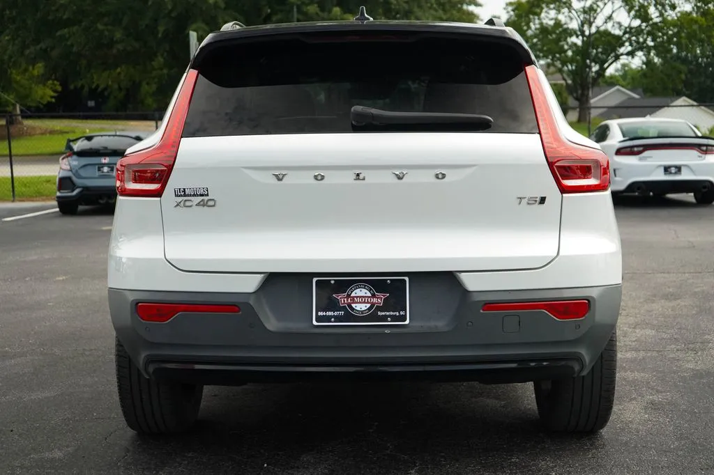 Volvo XC40 photo 20