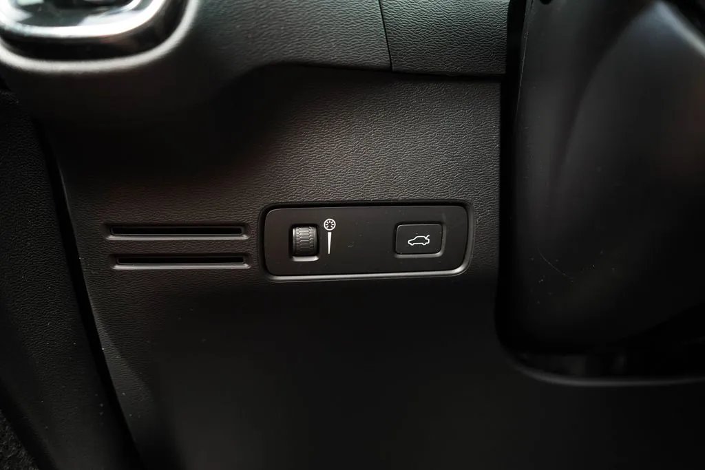Volvo XC40 photo 32